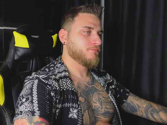 JohhnyLongcock JohhnyLongcock