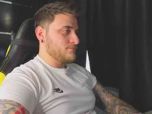 JohhnyLongcock JohhnyLongcock