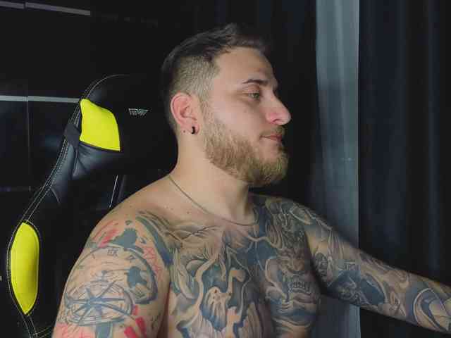 JohhnyLongcock JohhnyLongcock