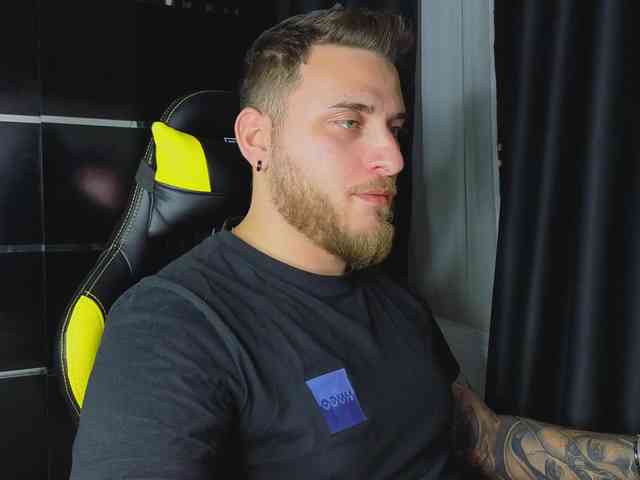 JohhnyLongcock JohhnyLongcock