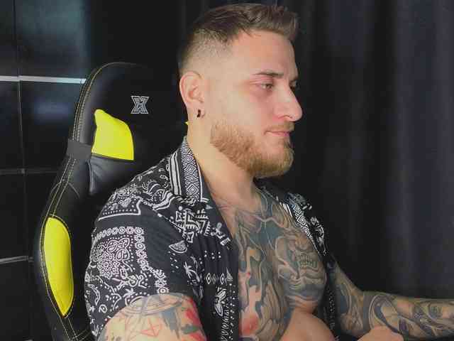 JohhnyLongcock JohhnyLongcock