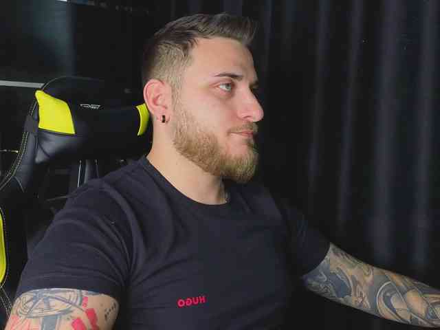 JohhnyLongcock JohhnyLongcock