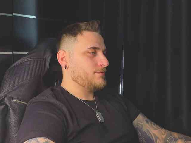 JohhnyLongcock JohhnyLongcock