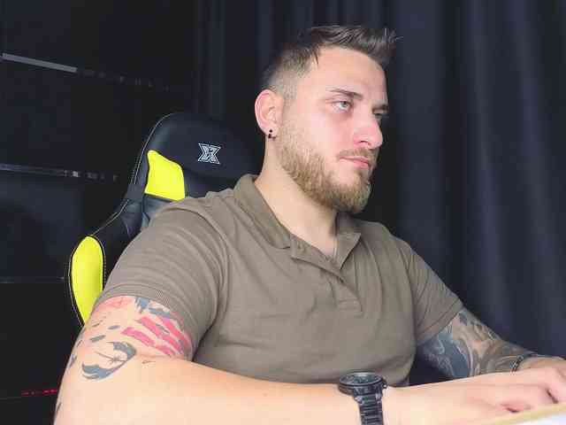 JohhnyLongcock JohhnyLongcock