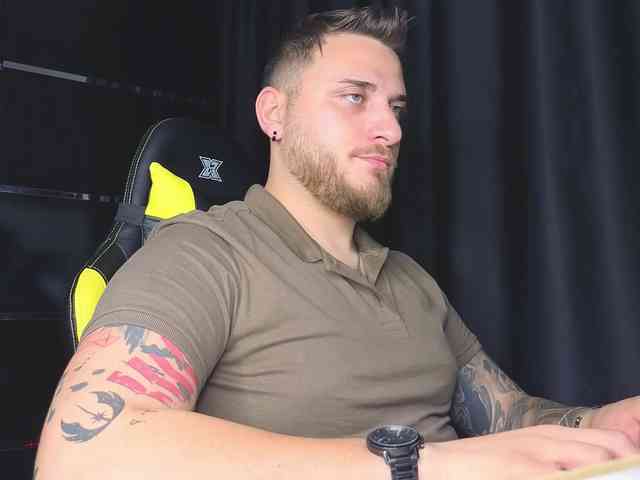 JohhnyLongcock JohhnyLongcock