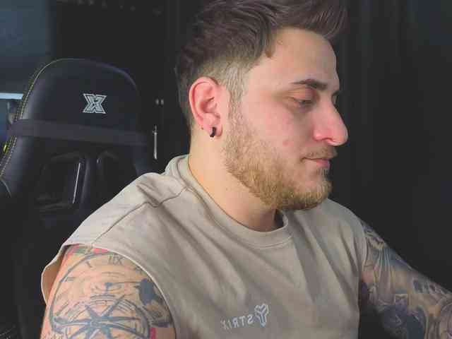 JohhnyLongcock JohhnyLongcock