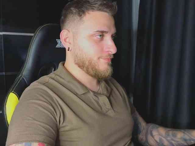 JohhnyLongcock JohhnyLongcock