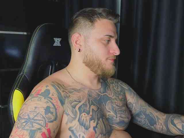 JohhnyLongcock JohhnyLongcock