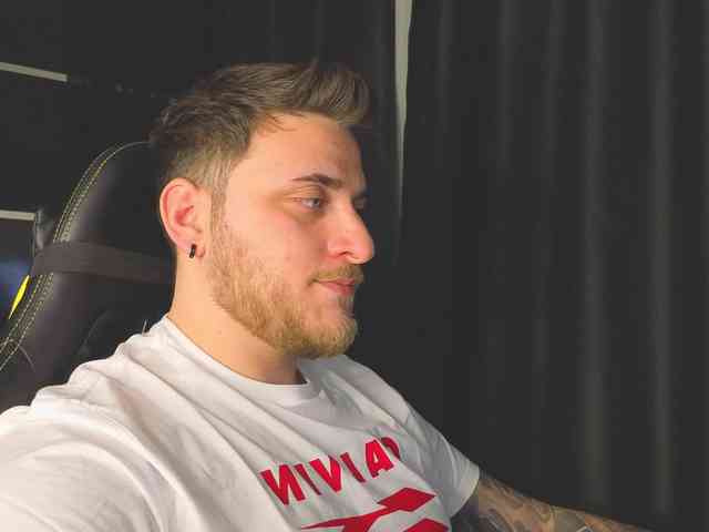 JohhnyLongcock JohhnyLongcock