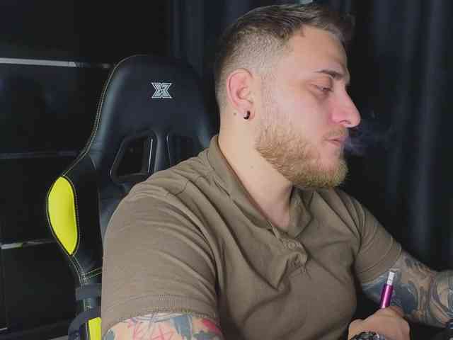 JohhnyLongcock JohhnyLongcock