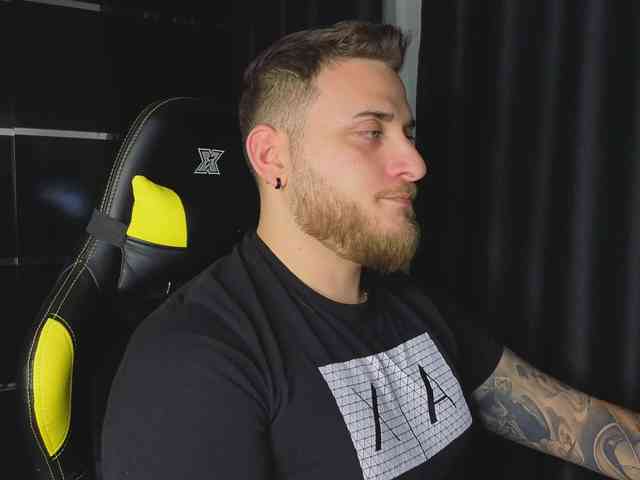 JohhnyLongcock JohhnyLongcock