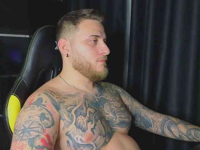 JohhnyLongcock JohhnyLongcock