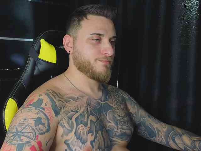 JohhnyLongcock JohhnyLongcock