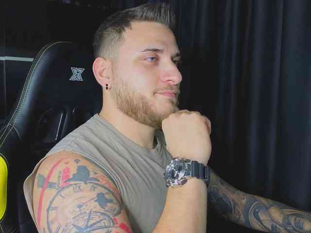 JohhnyLongcock JohhnyLongcock