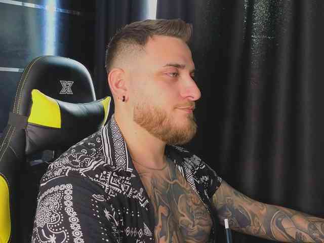 JohhnyLongcock JohhnyLongcock