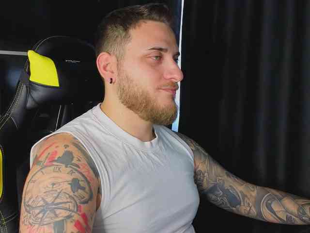 JohhnyLongcock JohhnyLongcock