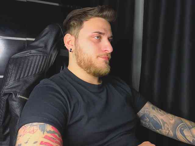 JohhnyLongcock JohhnyLongcock