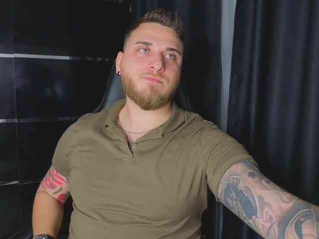 JohhnyLongcock JohhnyLongcock