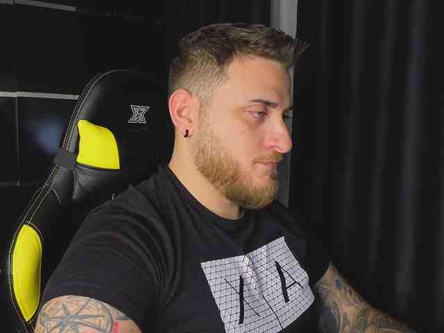 JohhnyLongcock JohhnyLongcock