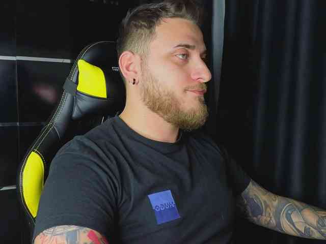 JohhnyLongcock JohhnyLongcock