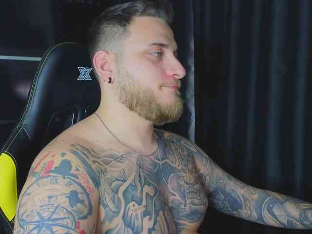 JohhnyLongcock JohhnyLongcock