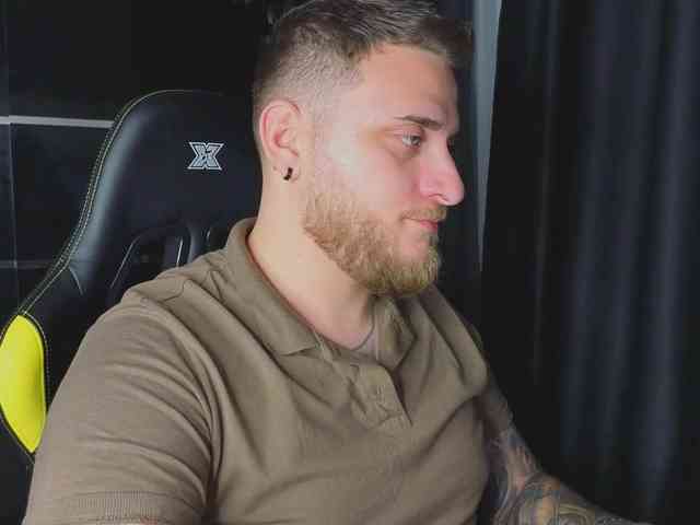 JohhnyLongcock JohhnyLongcock