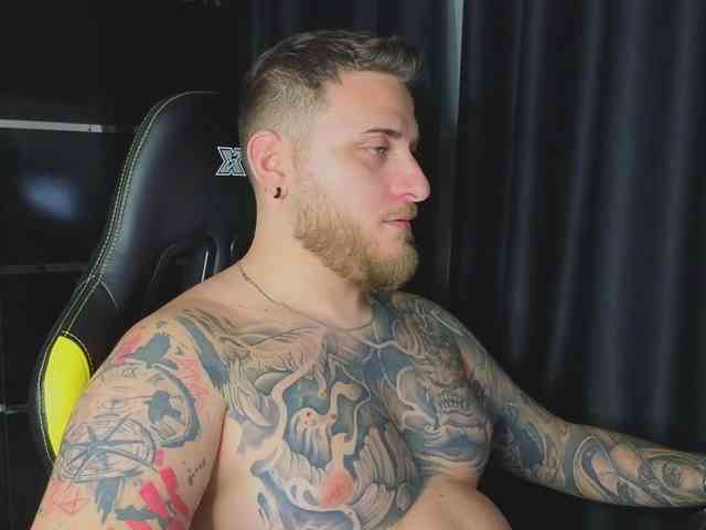 JohhnyLongcock JohhnyLongcock