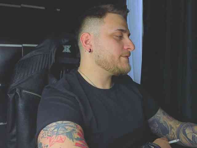 JohhnyLongcock Live Webcam on BongaCams