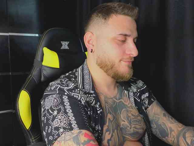 JohhnyLongcock JohhnyLongcock