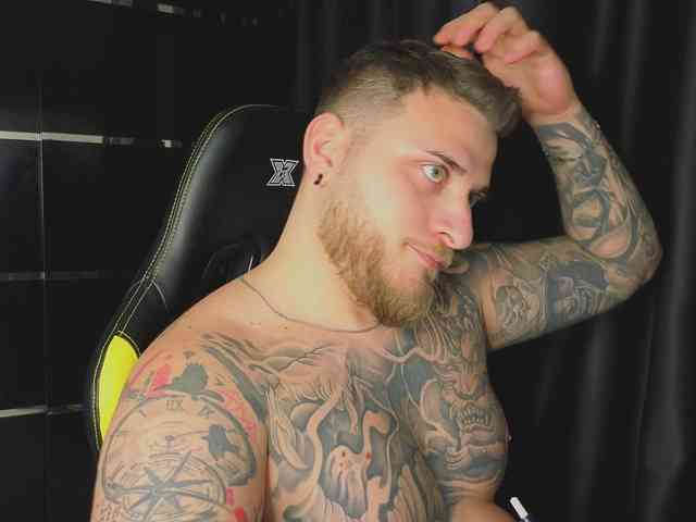 JohhnyLongcock JohhnyLongcock