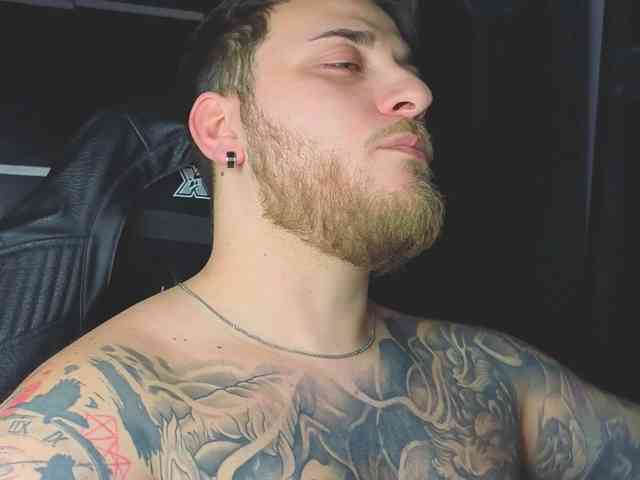 JohhnyLongcock JohhnyLongcock