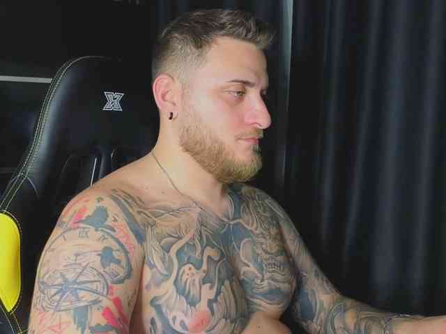 JohhnyLongcock JohhnyLongcock