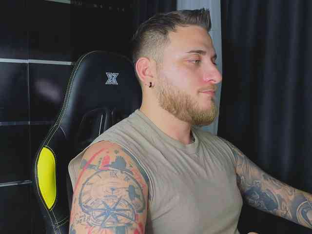 JohhnyLongcock JohhnyLongcock