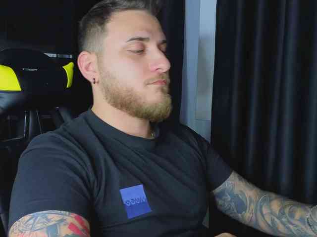 JohhnyLongcock JohhnyLongcock