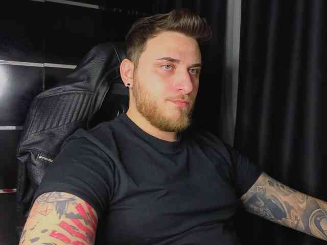 JohhnyLongcock JohhnyLongcock