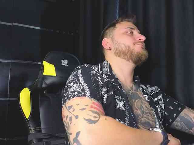 JohhnyLongcock JohhnyLongcock