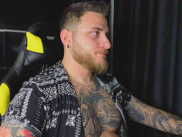 JohhnyLongcock JohhnyLongcock