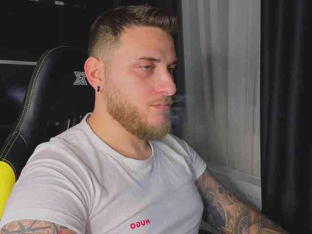 JohhnyLongcock JohhnyLongcock