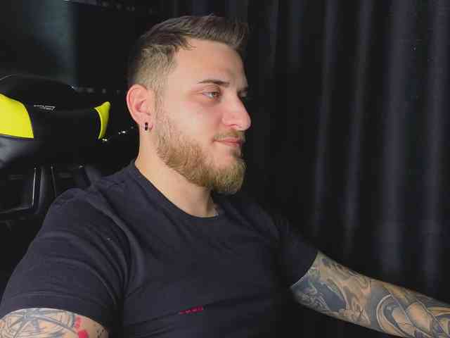 JohhnyLongcock JohhnyLongcock