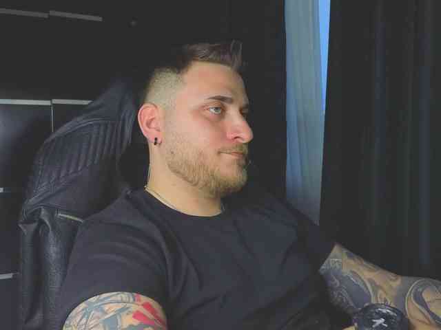 JohhnyLongcock Live Webcam on BongaCams