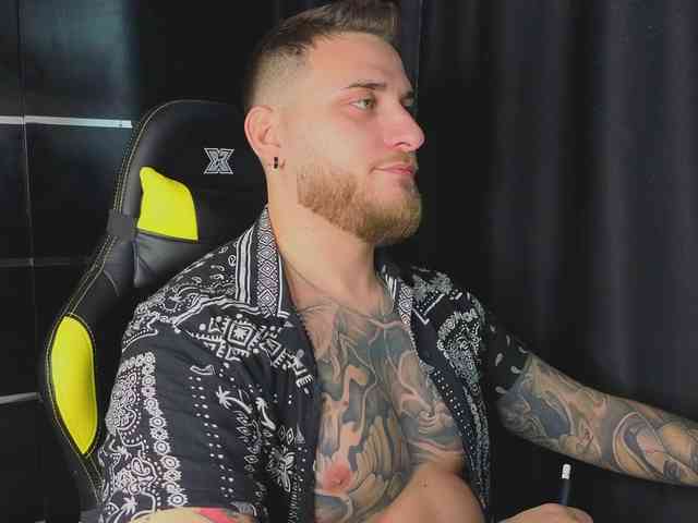 JohhnyLongcock JohhnyLongcock