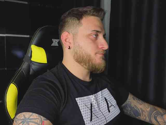 JohhnyLongcock JohhnyLongcock