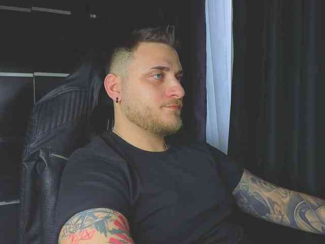 JohhnyLongcock JohhnyLongcock