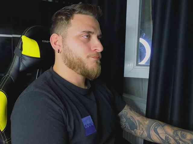 JohhnyLongcock JohhnyLongcock