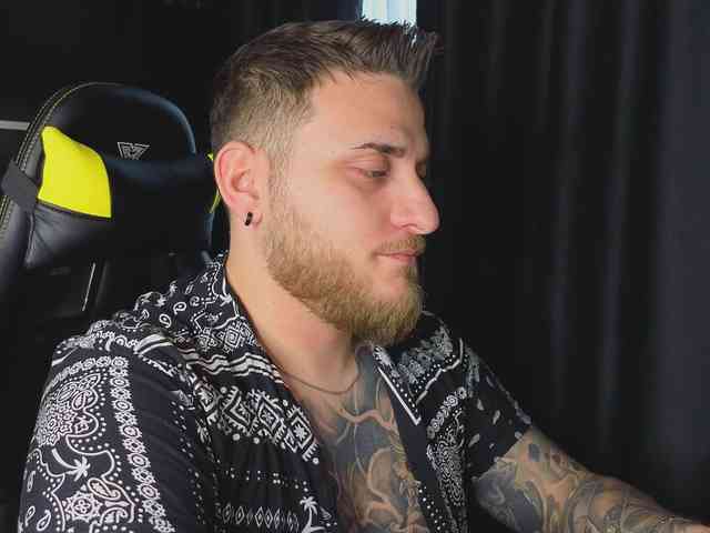 JohhnyLongcock JohhnyLongcock