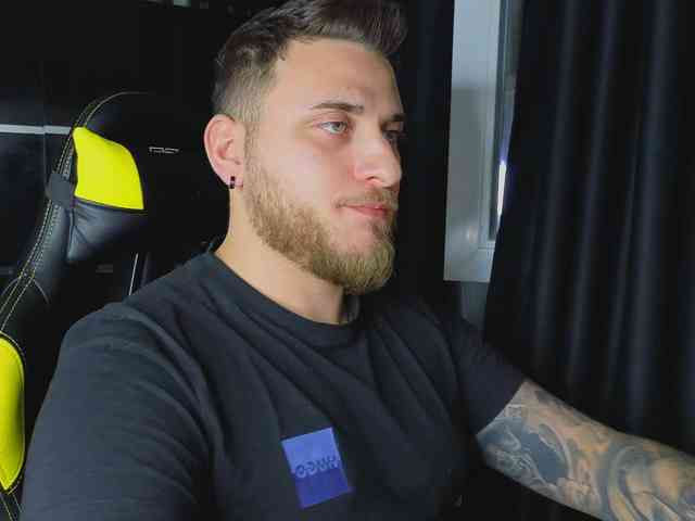 JohhnyLongcock JohhnyLongcock