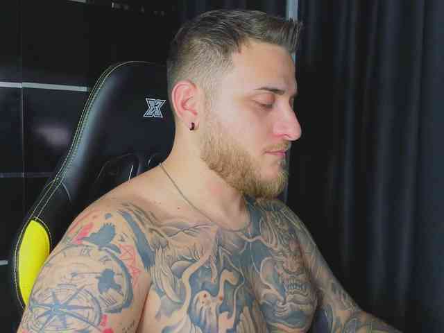 JohhnyLongcock JohhnyLongcock