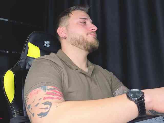 JohhnyLongcock JohhnyLongcock