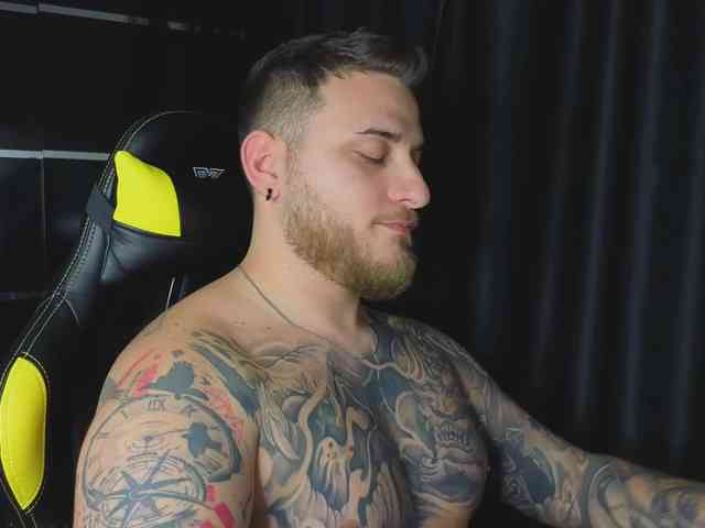 JohhnyLongcock JohhnyLongcock