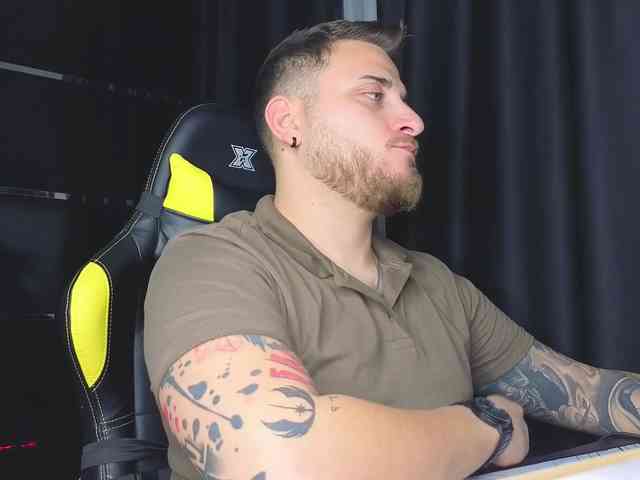 JohhnyLongcock JohhnyLongcock